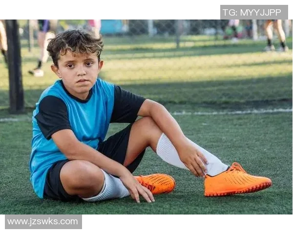 《聚焦足球史上50大传奇球星 探索他们的辉煌成就与球场传奇》 《聚焦足球史上50大传奇球星 探索他们的辉煌成就与球场传奇》