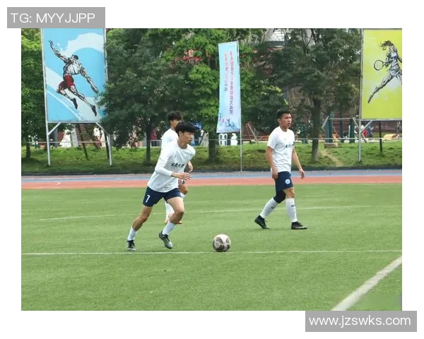 以足球巨星之子为灵感描绘少年梦想与绿茵激情交织的未来之光 以足球巨星之子为灵感描绘少年梦想与绿茵激情交织的未来之光