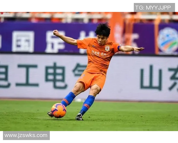 中国足球名将高峰的辉煌岁月与赛场风云全面回顾 中国足球名将高峰的辉煌岁月与赛场风云全面回顾