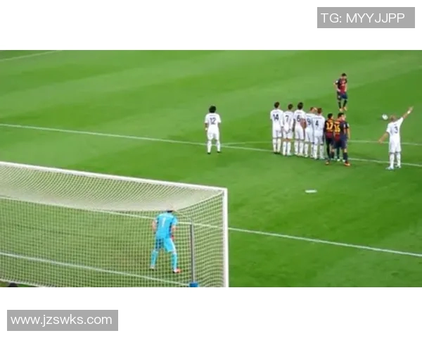 足球场32号球星是谁 解析这一号码背后的传奇人物与故事